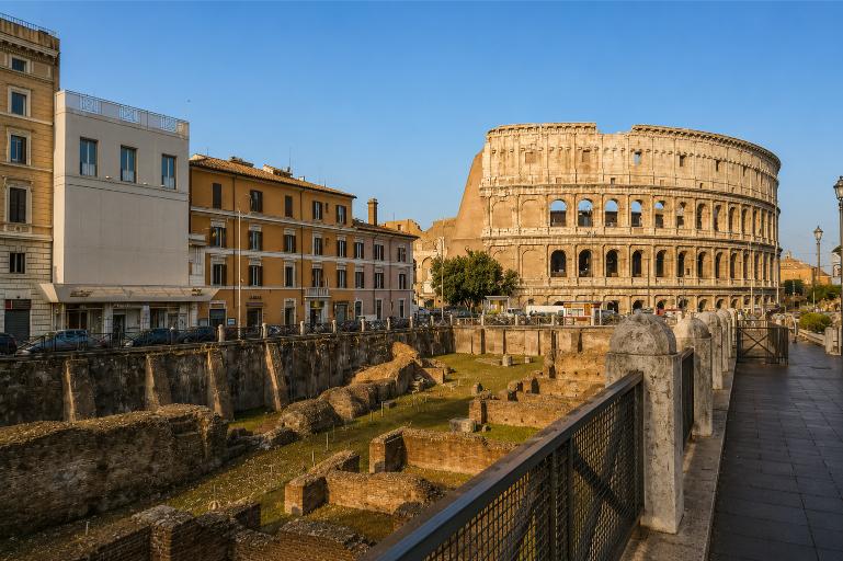 Centro Storico Rome — Colosseum