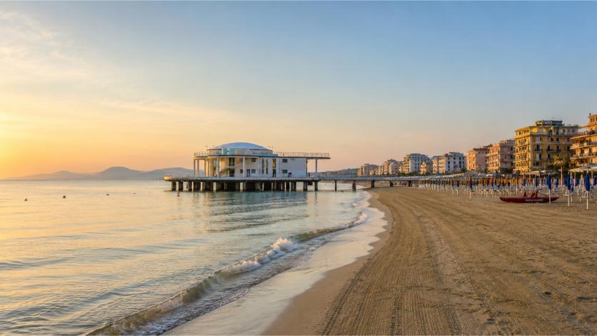 Rotonda a Mare Senigallia — ronde pier op zee