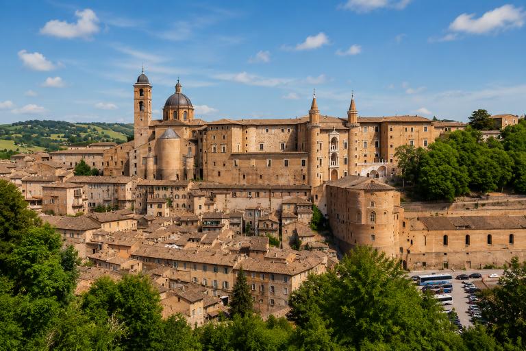 Urbino — UNESCO stad en geboortehuis van Rafaël
